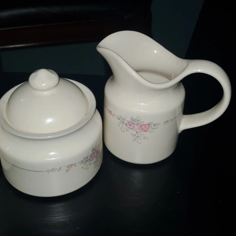 Pfaltzgraff dining servewear gravy boat sauce creamer sugar vintage‎ Trou…